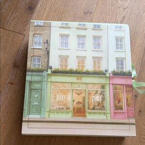 Pixi Pastel Storefront Gift Box